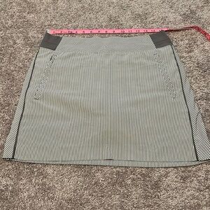 Athleta - Lined Skirt - Size 12 - EUC